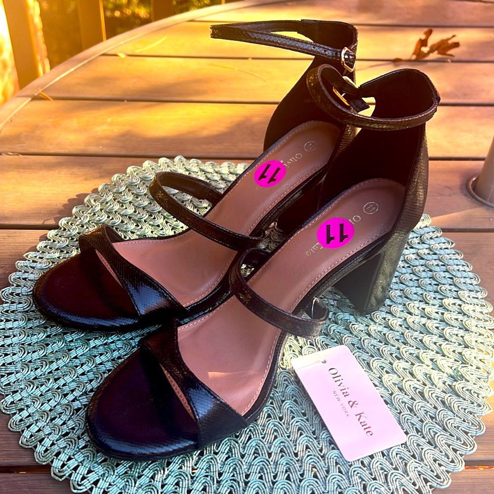 NWT Olivia & Kate black sandals with ankle strap. Size 11. 3.5” block heel.